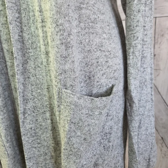 NWT Chic Heather Gray Open Front Cardigan - Picture 2 of 5